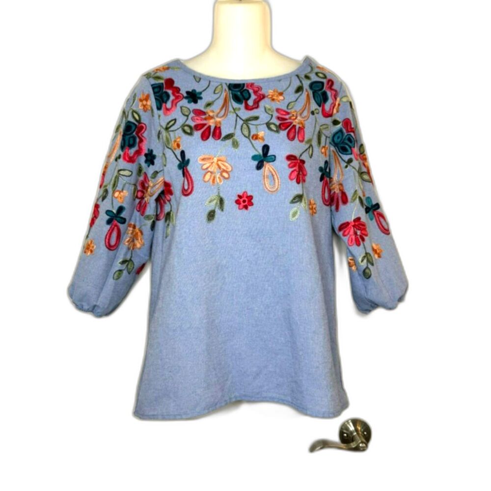KINDRED CHAMBRAY EMBROIDERED BOHO TOP SIZE SMALL